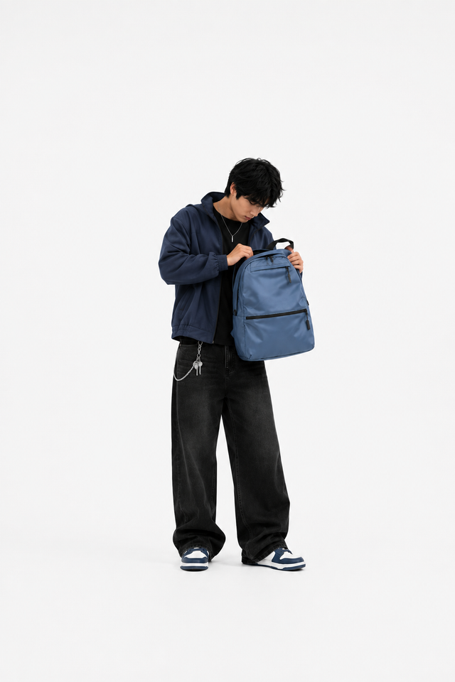 Lightweight minimalistic school and travel bag